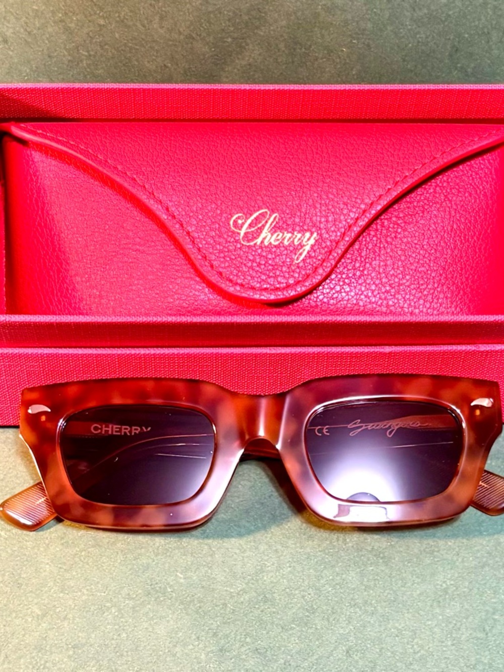 Cherry Sunglasses in Tortoiseshell with Red Case Style Swinger New HTF